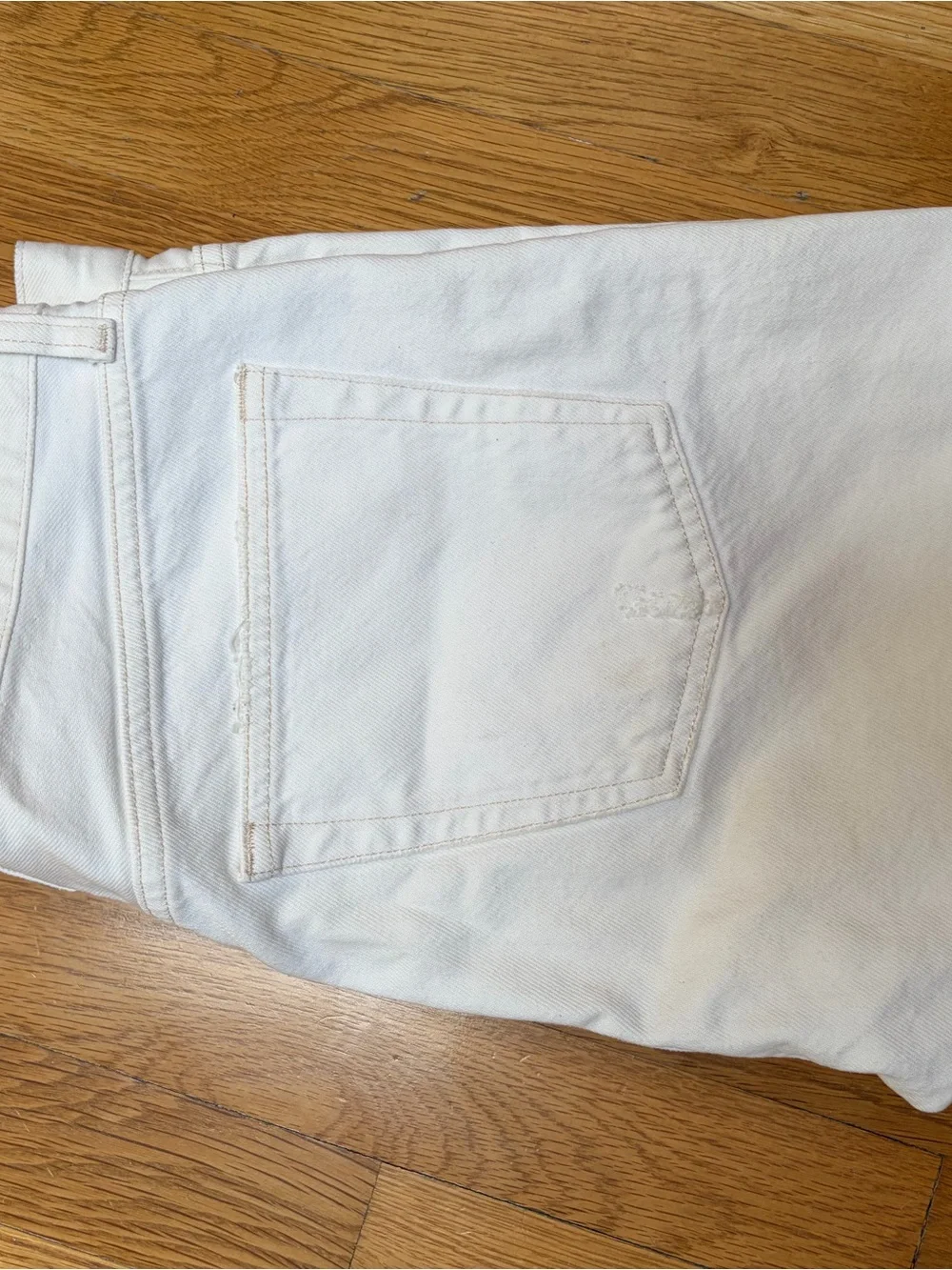 AGOLDE Parker Long Shorts Panna Cotta White 27 — only worn twice!